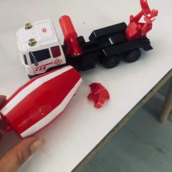 Trendyol Ekspres Kargo Skandalı: Ürün Balkona Fırlatıldı!