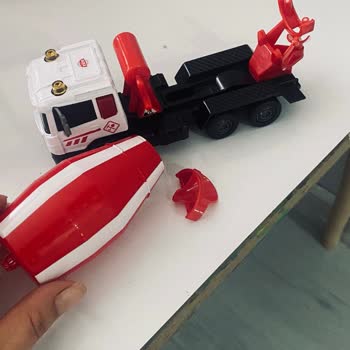 Trendyol Ekspres Kargo Skandalı: Ürün Balkona Fırlatıldı!