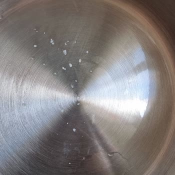 Schafer Tencere Setinde Renklenme Ve Deformasyon Sorunu