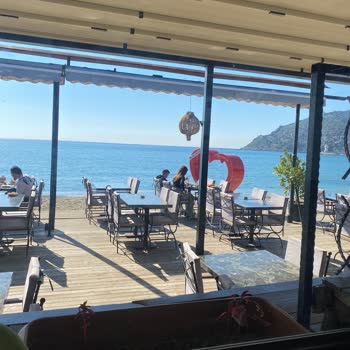 Zorunlu Kahvaltı Dayatması: Aile Tatilimizde Hayal Kırıklığı