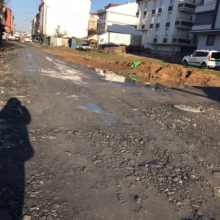 Arnavutköy'de Yol Çalışması Sonucu Sorunlar