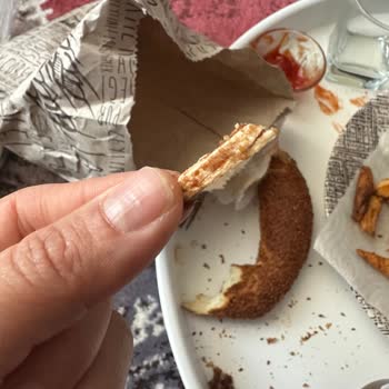 Simit İçinde Tehlikeli Cisim: Çocuğumun Hayatı Tehlikedeydi