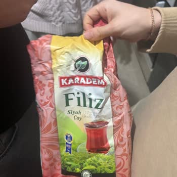 A101'den Sağlık Skandalı: Çay Paketinden Sigara İzmariti Çıktı!