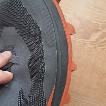 Kalitesiz Ayakkabı Ve Yanıltıcı Müşteri Hizmeti