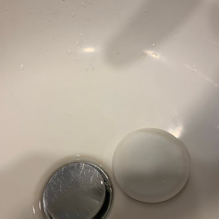 Vitra Lavabo Kapakları Sürekli Kopuyor!