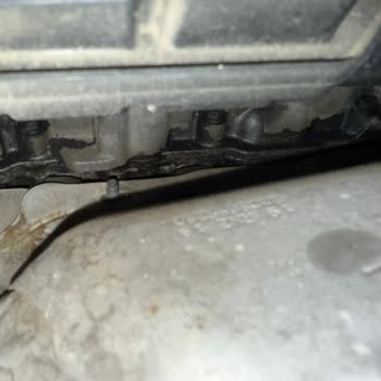 Peugeot 3008 Engine Leaks Oil at 140k Km Despite Regular Maintenance