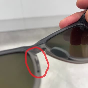 Oakley: Проблема с деталью очков через 3 месяца