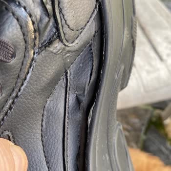 Kalitesiz Ayakkabı Deneyimi: Taban Açılması Ve Ücret İadesi Talebi