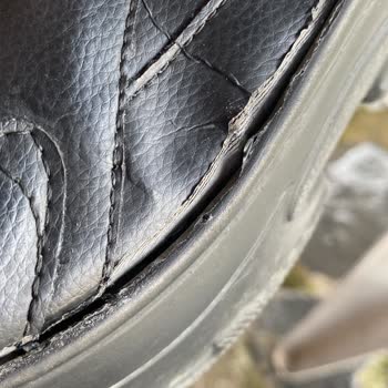 Kalitesiz Ayakkabı Deneyimi: Taban Açılması Ve Ücret İadesi Talebi