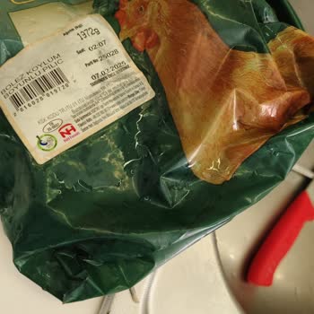 Tavuk Ürününde Beklenmedik Parçalar: Acil Çözüm Talebi