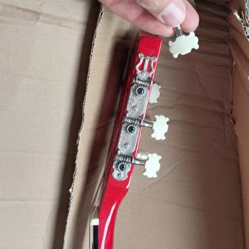 Kırık Gitar Ve İade Sorunu