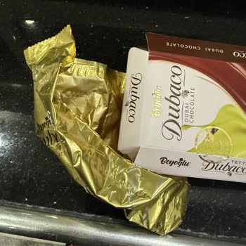 Beyoğlu Dubai Çikolatası İçinden Metal Parça Çıktı