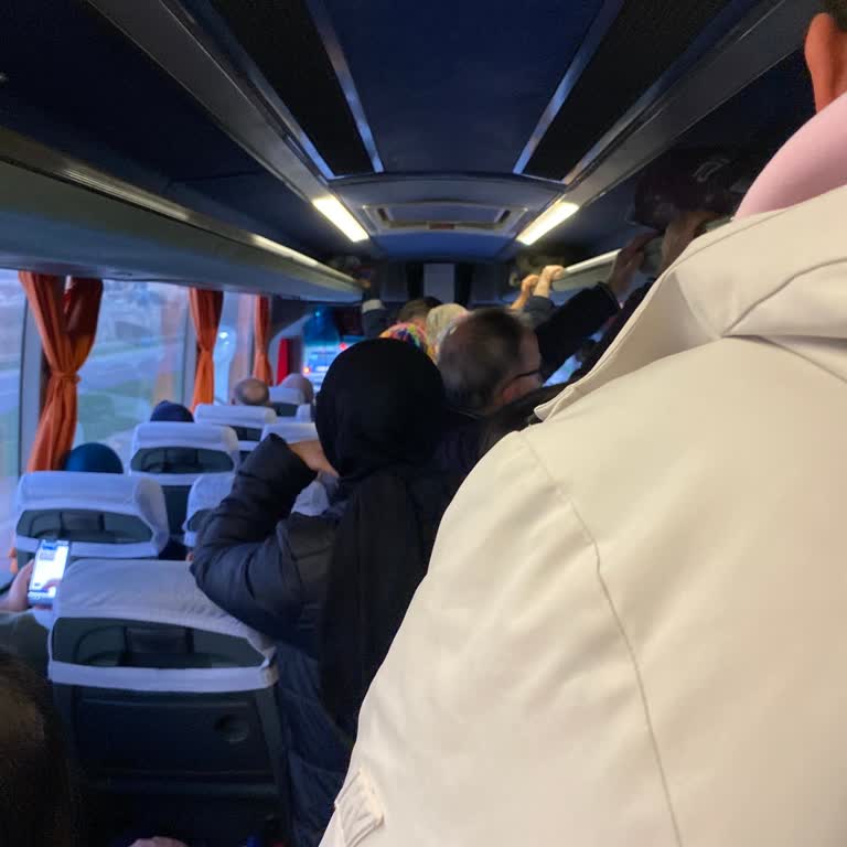 Turgutlu Özlem Seyahat Çok Fazla Ayakta Yolcu Alıyor