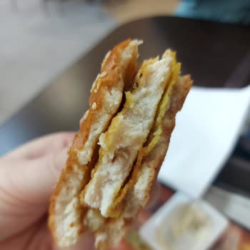 Burger King'de Hayal Kırıklığı: Sert Ekmek Ve Tatsız Tavuk