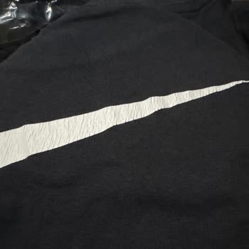 Nike Logolarının Hızla Deforme Olması