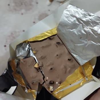 Tarihi Geçmiş Çikolata Teslimatı