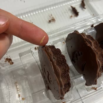 Ülker Üründen Çıkan Tırnak Şoku