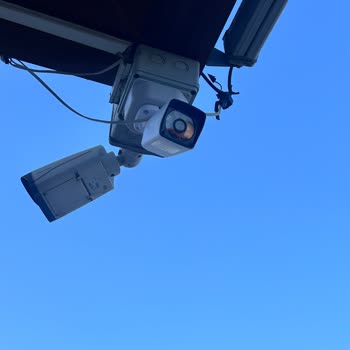 Lemax Güvenlik Gece Renkli Kamera Beklerken Siyah Beyaz Geldi