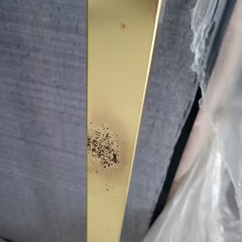 Azra Home Living Sofa Garnitur und Esszimmer mit schlechter Qualität