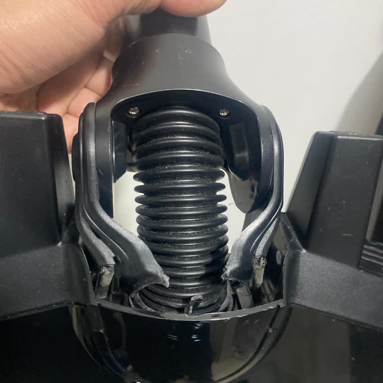 Bosch Süpürge Başlığının Kırılganlığı Ve Yüksek Parça Fiyatları