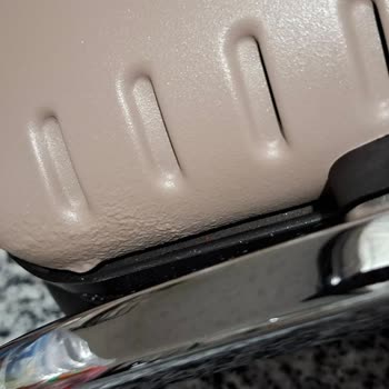 Korkmaz Tost Makinesinde Boya Dökülmesi Sorunu