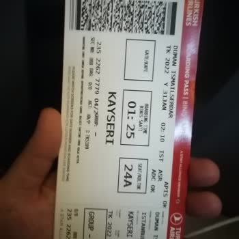 Umre Dönüşü 17 Saat Gecikme Ve Mağduriyet