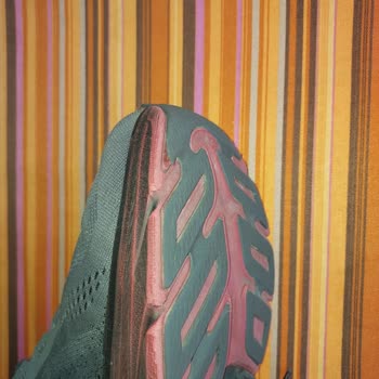 Skechers Rejected My Return Request Despite Production Defects in Gym Shoes