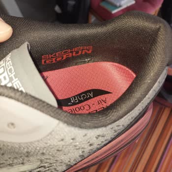 Skechers Rejected My Return Request Despite Production Defects in Gym Shoes