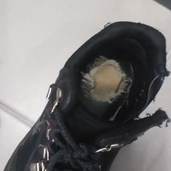 Kışlık Botun Kısa Sürede Parçalanması Ve FLO'nun Yetersiz Çözümü