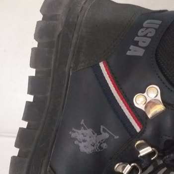 Kışlık Botun Kısa Sürede Parçalanması Ve FLO'nun Yetersiz Çözümü