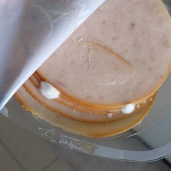 Güvenilir Mağazadan Küflü Ürün Şoku