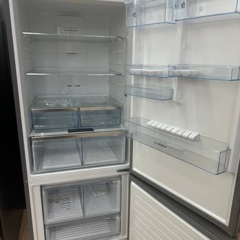 Bosch Buzdolabı Arızası: Acil Değişim Talebi