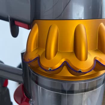 Dyson V15s Süpürgemde Çizik Sorunu