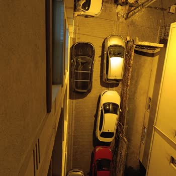 Acil Durumlar İçin Sokak Geçişini Engelleyen Araç Parkı Sorunu