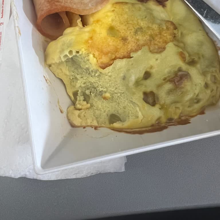 Ertelenen Uçuşta Kahvaltı Hayal Kırıklığı