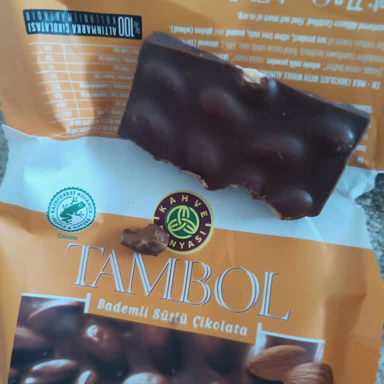 Acı Bademli Çikolata Sürprizi