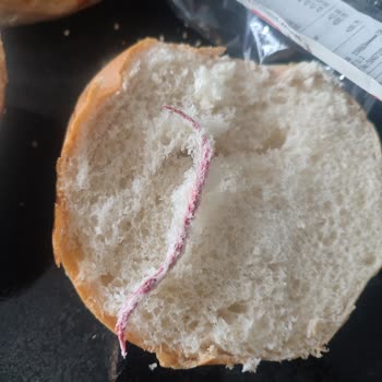 BİM Hamburger Ekmeğinden İp Çıktı!