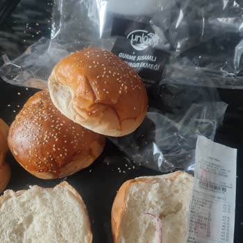 BİM Hamburger Ekmeğinden İp Çıktı!