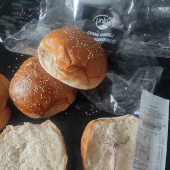 BİM Hamburger Ekmeğinden İp Çıktı!