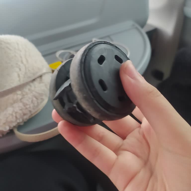 Valiz Tekerinin Kırılması Ve Umursamaz Tavır