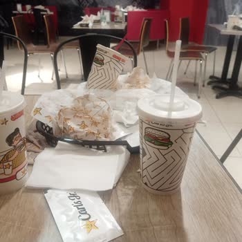 Emaar Carl Jr.'da Temizlik Sorunu Ve Kurumsallık Eksikliği