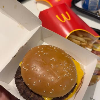 Yağlı Patatesler Ve Yanmış Köfte: McDonald's Hayal Kırıklığı