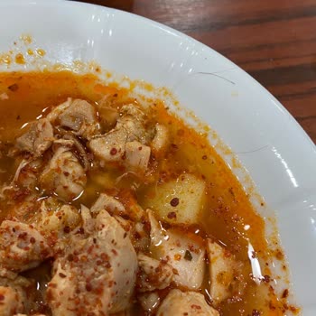 Yeni Dünya Vakfı Kağıthane Yükseköğrenim Kız Öğrenci Yurdu Hiç Memnun Değilim!