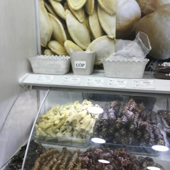 Makbul Kasiyerin Tavrı Şok Etti: Poşet Krizi!