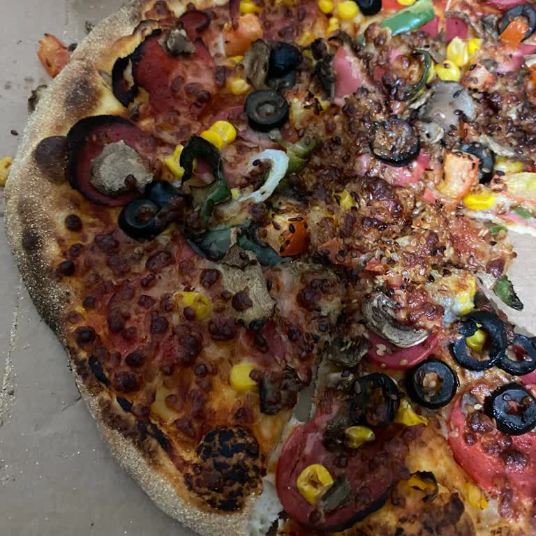 Yanlış Teslimat Ve Kalitesiz Ürün: Soğuk Ve Yanmış Pizza