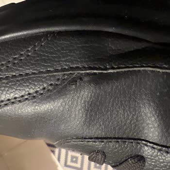 Armani Ayakkabıda Aynı Noktada Yırtılma Ve Çatlama Sorunu