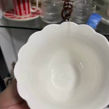 Karaca Züccaciye Fincan Takımının İç Kısmında Çatlak Oluşmuş!