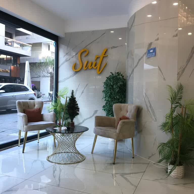 Alsancak Şubesinde Uzun Bekleme Süreleri Ve Sürekli Personel Değişimi