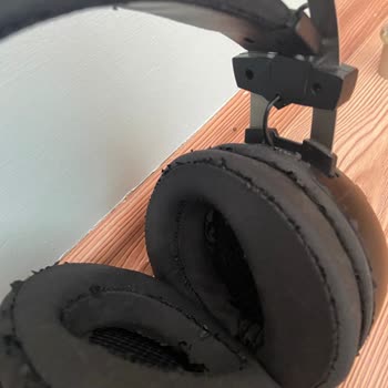 Monster Notebook Kulaklık Pedleri Soyuldu