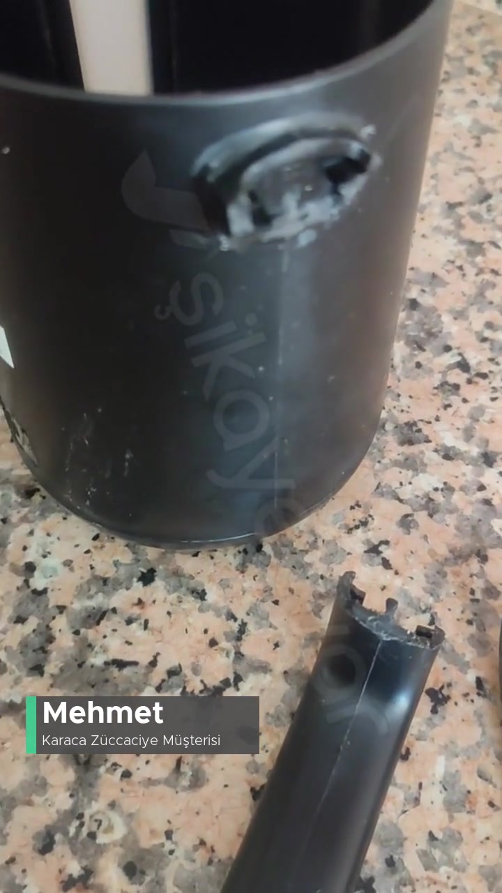 Karaca Züccaciye Cezvenin Kulpu Kırıldı! videonun kapak resmi